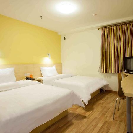 7Days Inn Xianning Hot Spring Pedestrian Street Shopping Park 外观 照片