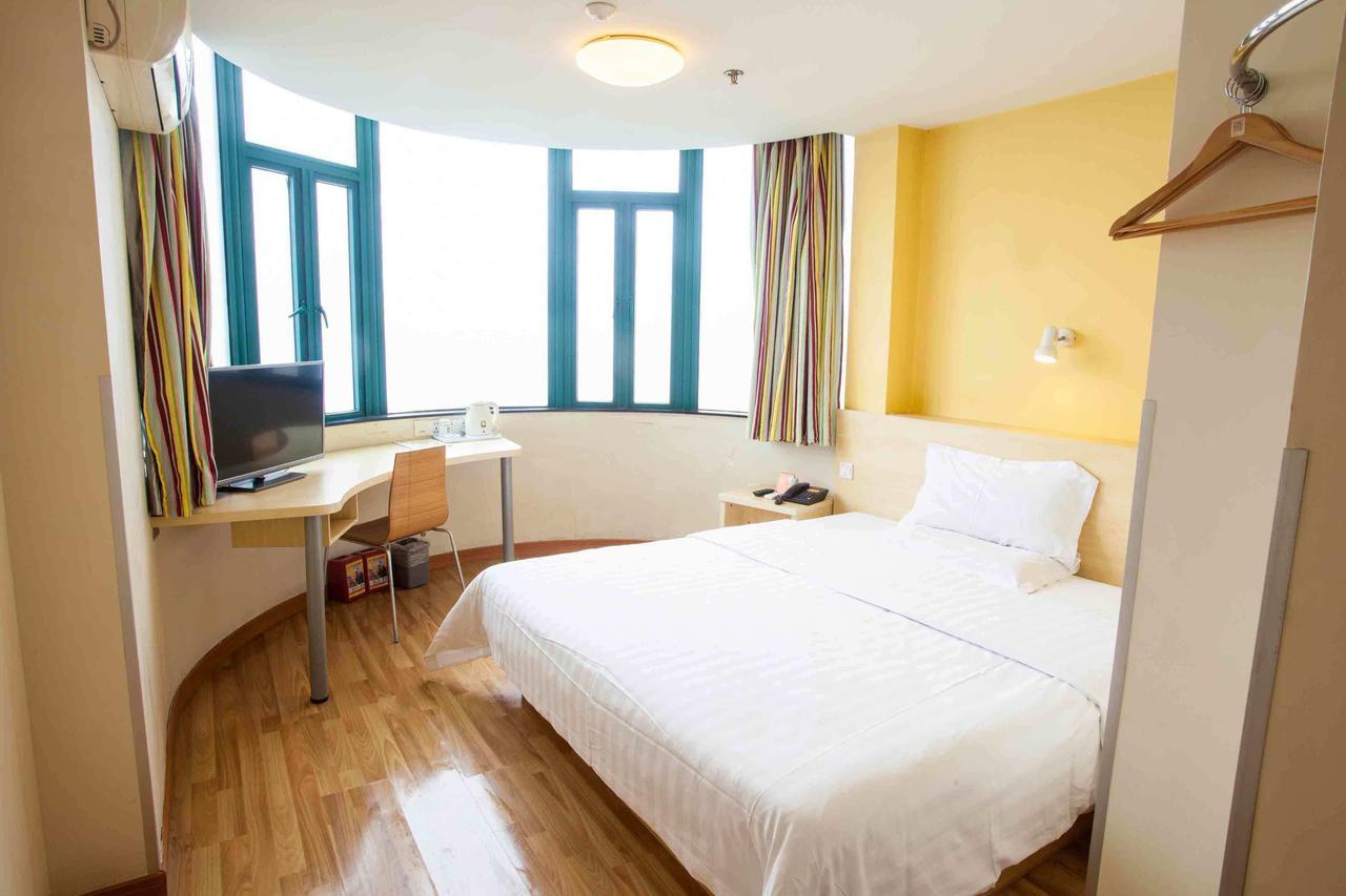 7Days Inn Xianning Hot Spring Pedestrian Street Shopping Park 外观 照片