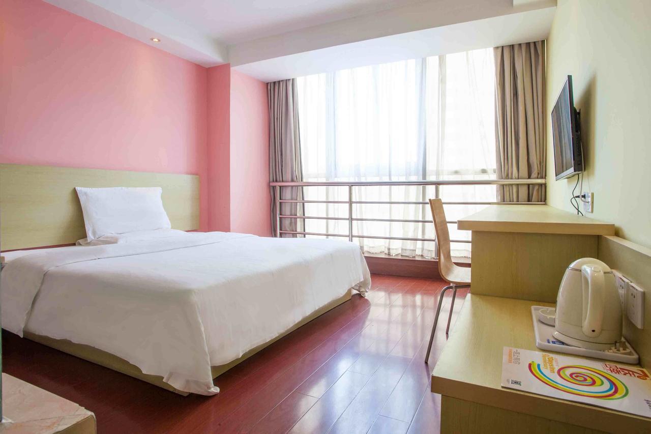 7Days Inn Xianning Hot Spring Pedestrian Street Shopping Park 外观 照片