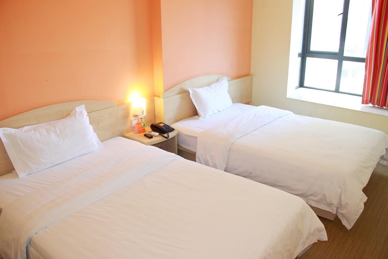 7Days Inn Xianning Hot Spring Pedestrian Street Shopping Park 外观 照片