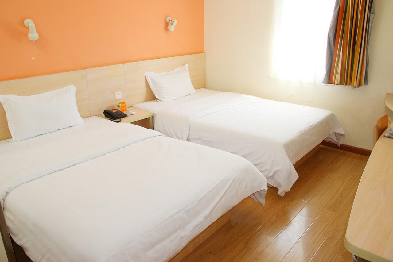 7Days Inn Xianning Hot Spring Pedestrian Street Shopping Park 外观 照片