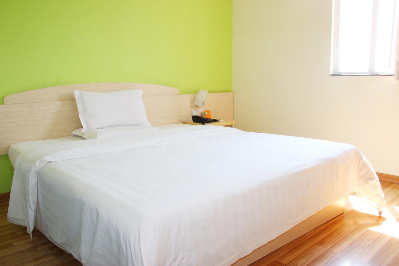 7Days Inn Xianning Hot Spring Pedestrian Street Shopping Park 外观 照片