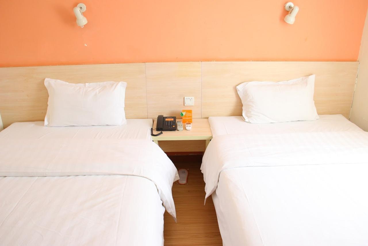 7Days Inn Xianning Hot Spring Pedestrian Street Shopping Park 外观 照片